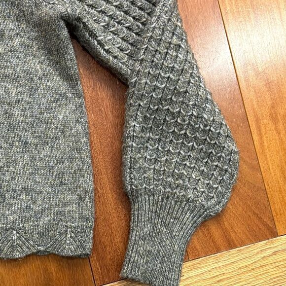 NWT Frye Gray V-Neck Sweater with Long Sleeves in size XL. - Picture 3 of 8